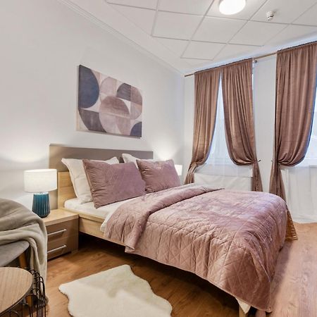 Luxe Living At Old Town Center Apartment Bratislava Exterior photo