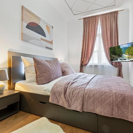 Luxe Living At Old Town Center Apartment Bratislava Exterior photo