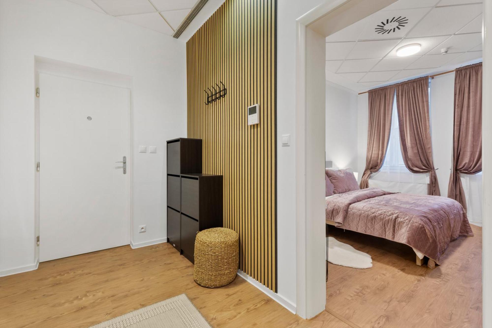 Luxe Living At Old Town Center Apartment Bratislava Exterior photo